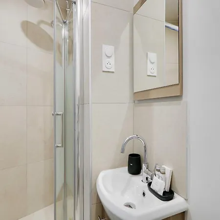 Charming Studio For 1 Person - Mobility Lease Casa vacanze *